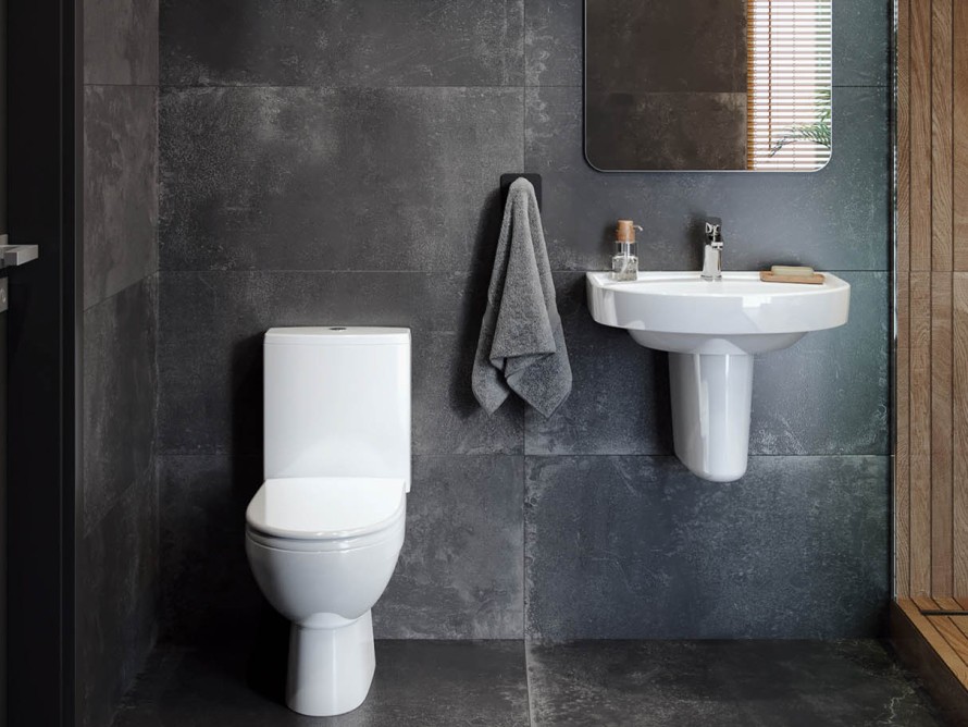 Ванна кімната Kolo: унітаз-компакт та умивальник з монтажем на стіну Ванна кімната Kolo: унітаз-компакт та умивальник з монтажем на стіну